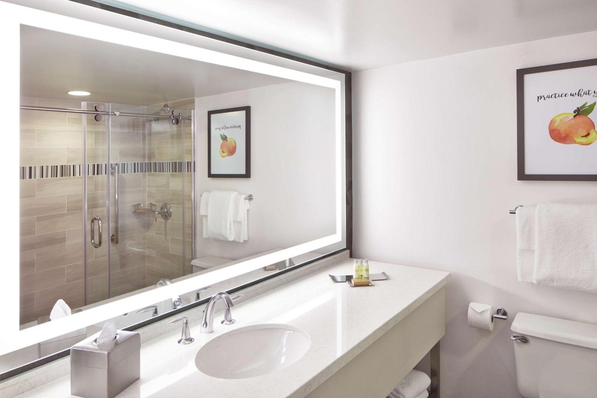 Doubletree By Hilton Atlanta Perimeter Dunwoody Hotel Bagian luar foto