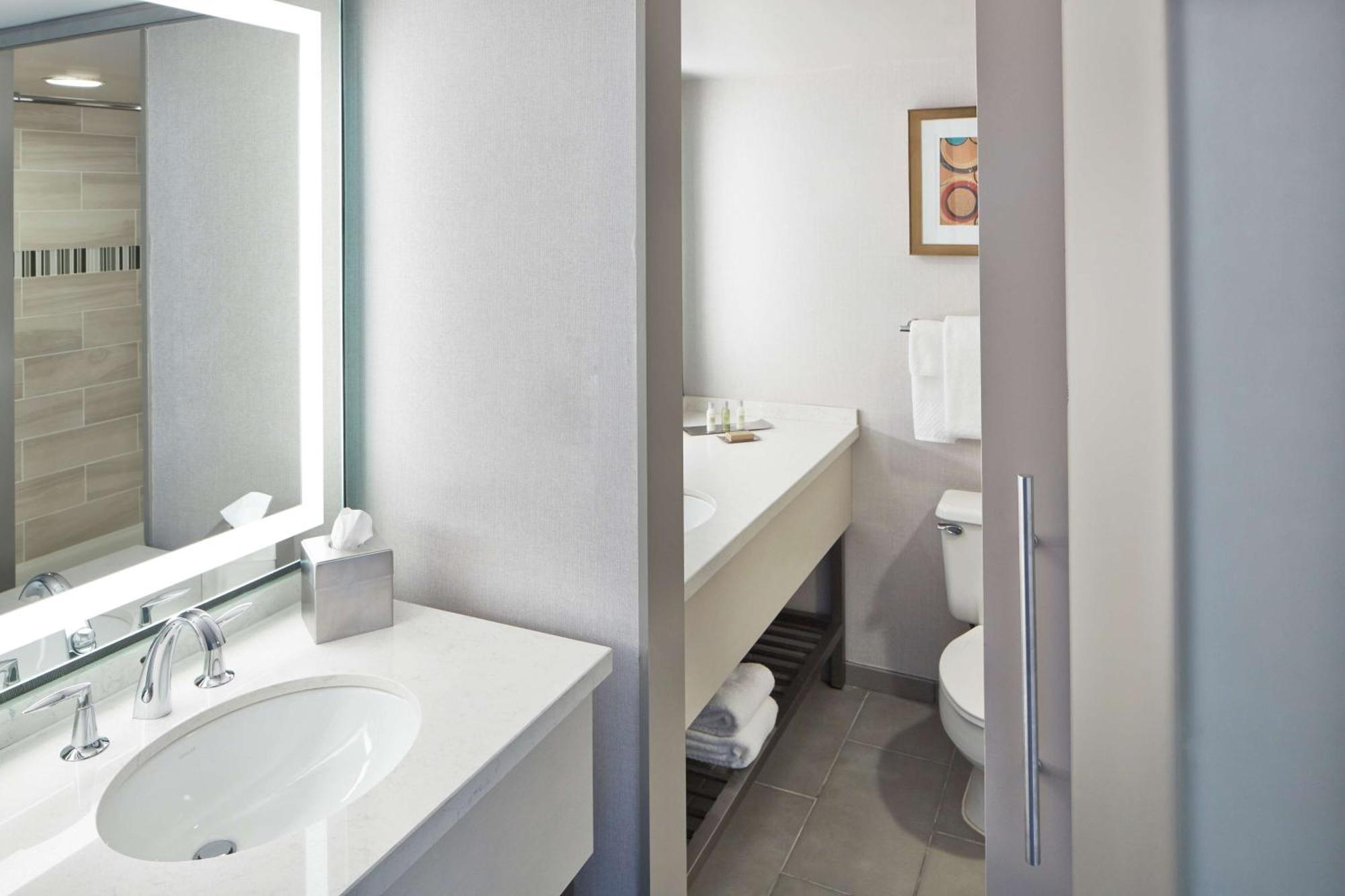 Doubletree By Hilton Atlanta Perimeter Dunwoody Hotel Bagian luar foto