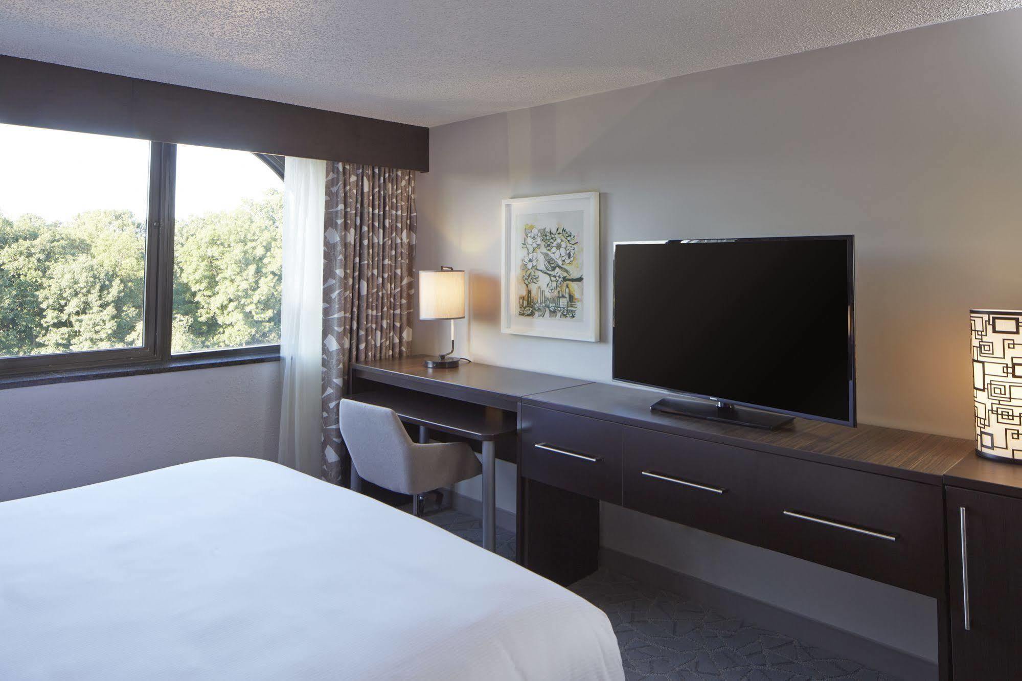 Doubletree By Hilton Atlanta Perimeter Dunwoody Hotel Bagian luar foto