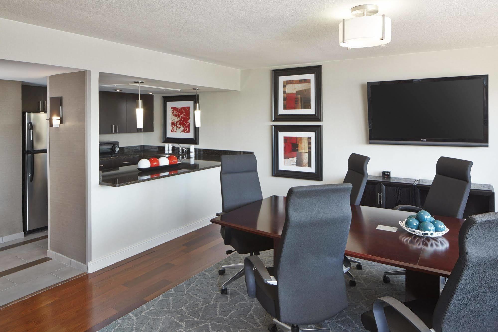 Doubletree By Hilton Atlanta Perimeter Dunwoody Hotel Bagian luar foto